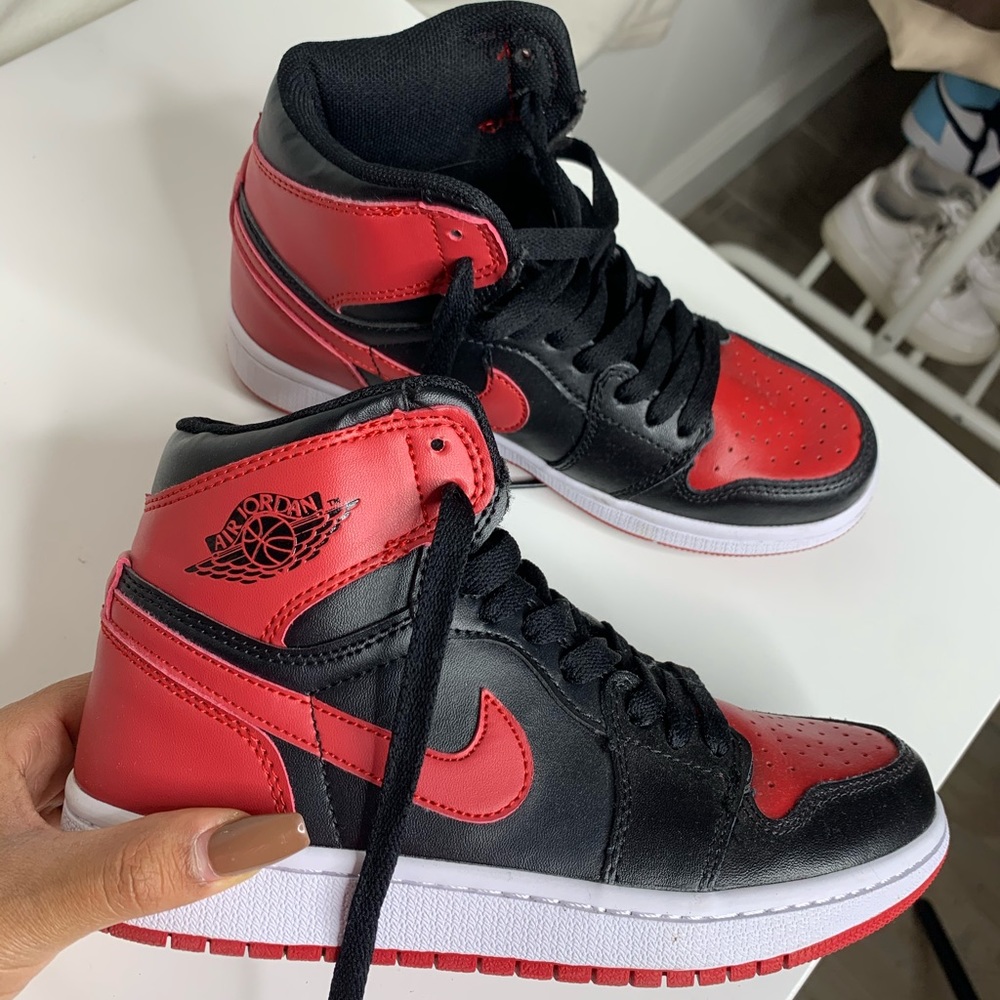 Nike air Jordan red & black